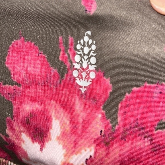 NWT Free People FR Movement Pink Rose Garden Leggings Size Medium - Picture 6 of 9